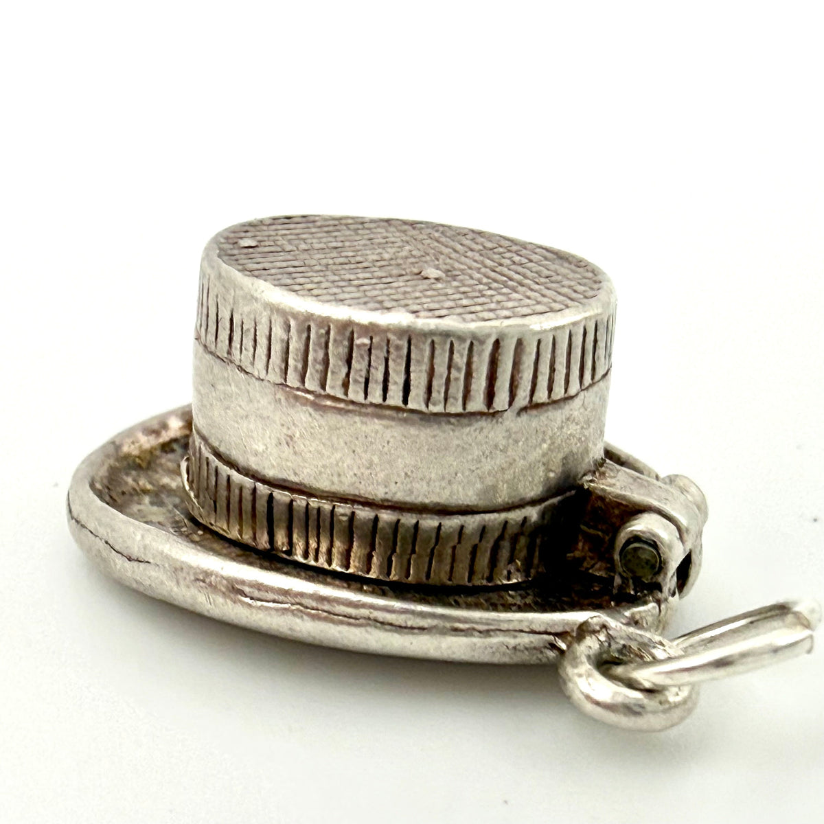 Vintage Sterling Silver magicians hat charm