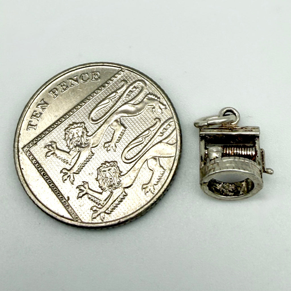 Vintage 925 Sterling Silver Wishing Well Charm - Pats Silver