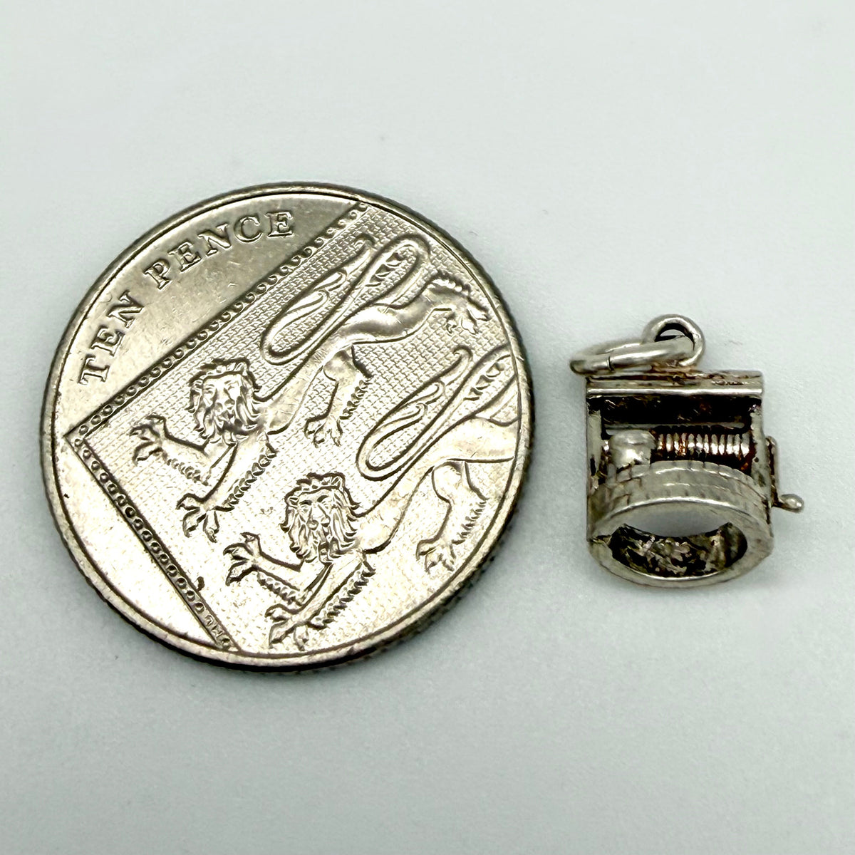 Vintage 925 Sterling Silver Wishing Well Charm - Pats Silver