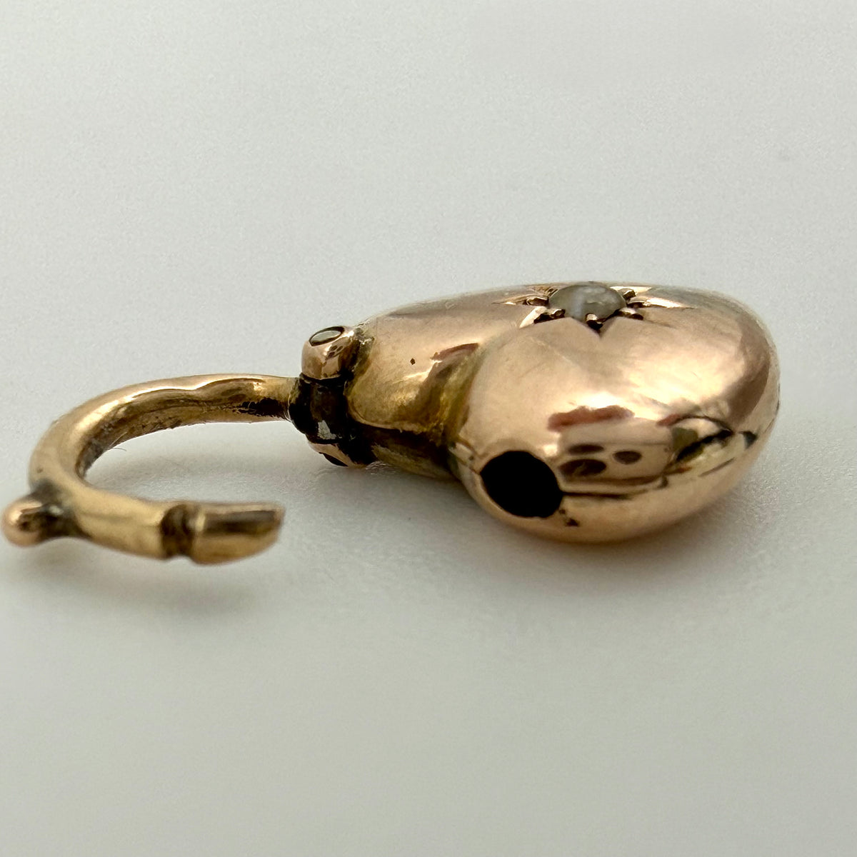 9ct Yellow Gold & Seed Pearl Starburst Heart Padlock