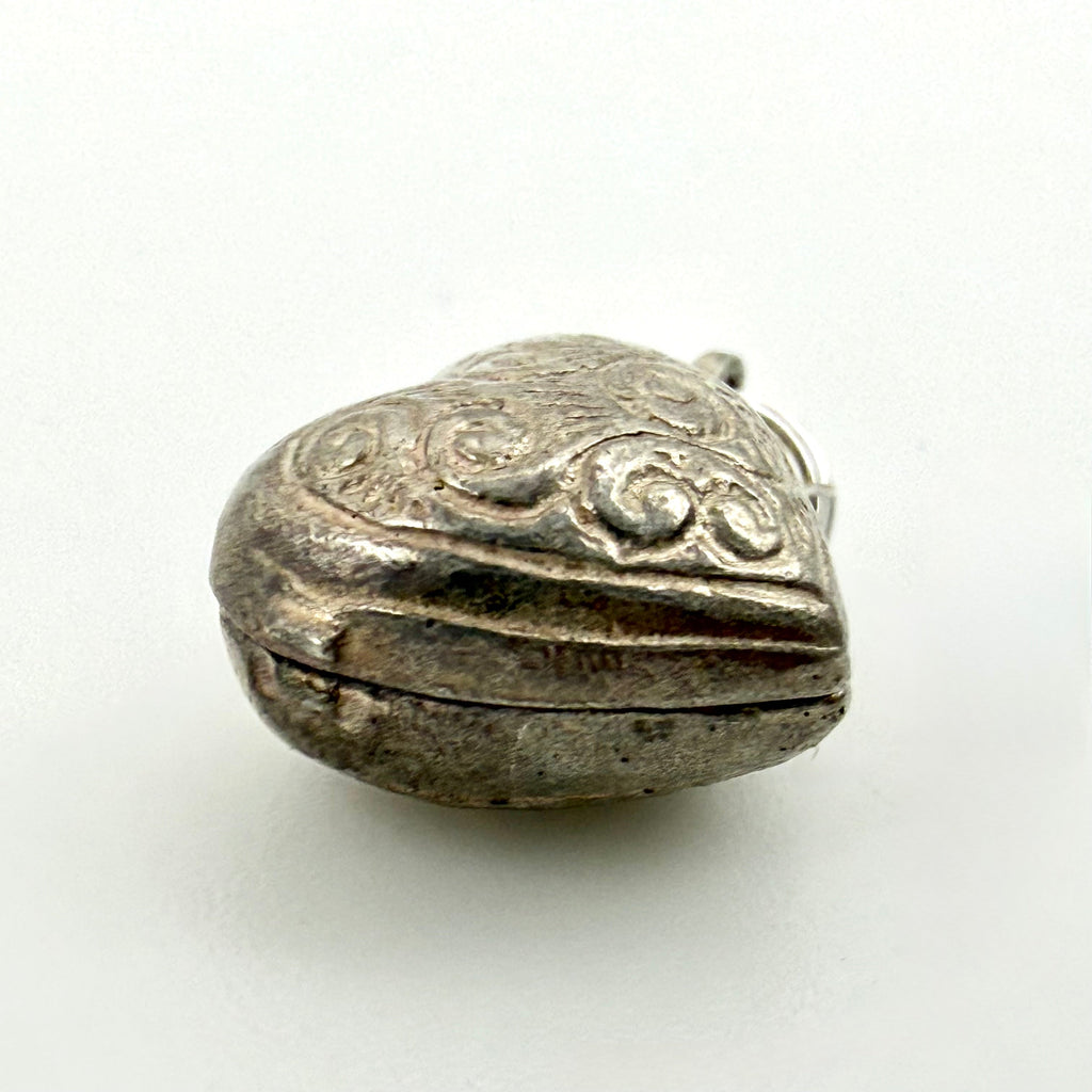 Vintage Sterling Silver couple in an opening heart Charm