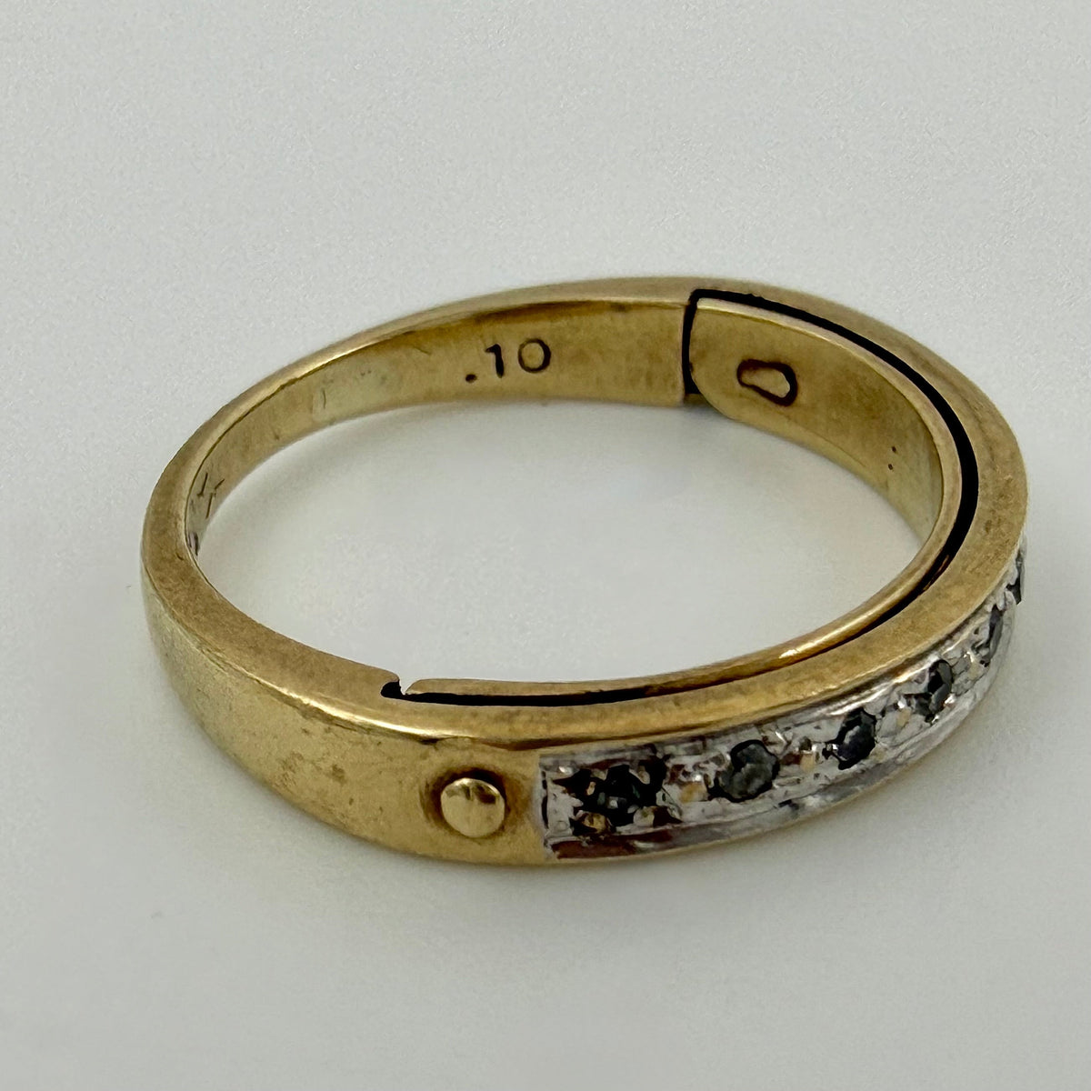 9ct Yellow Gold & 0.1ct Diamond I Love You Ring