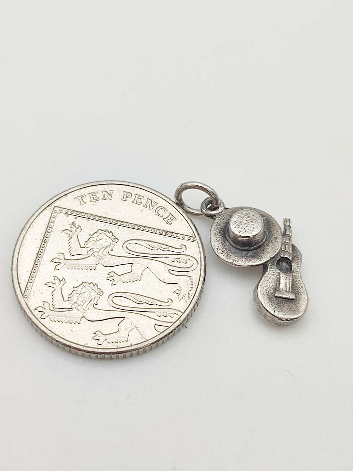 Vintage 925 Sterling Silver Guitar Charm CA14-73