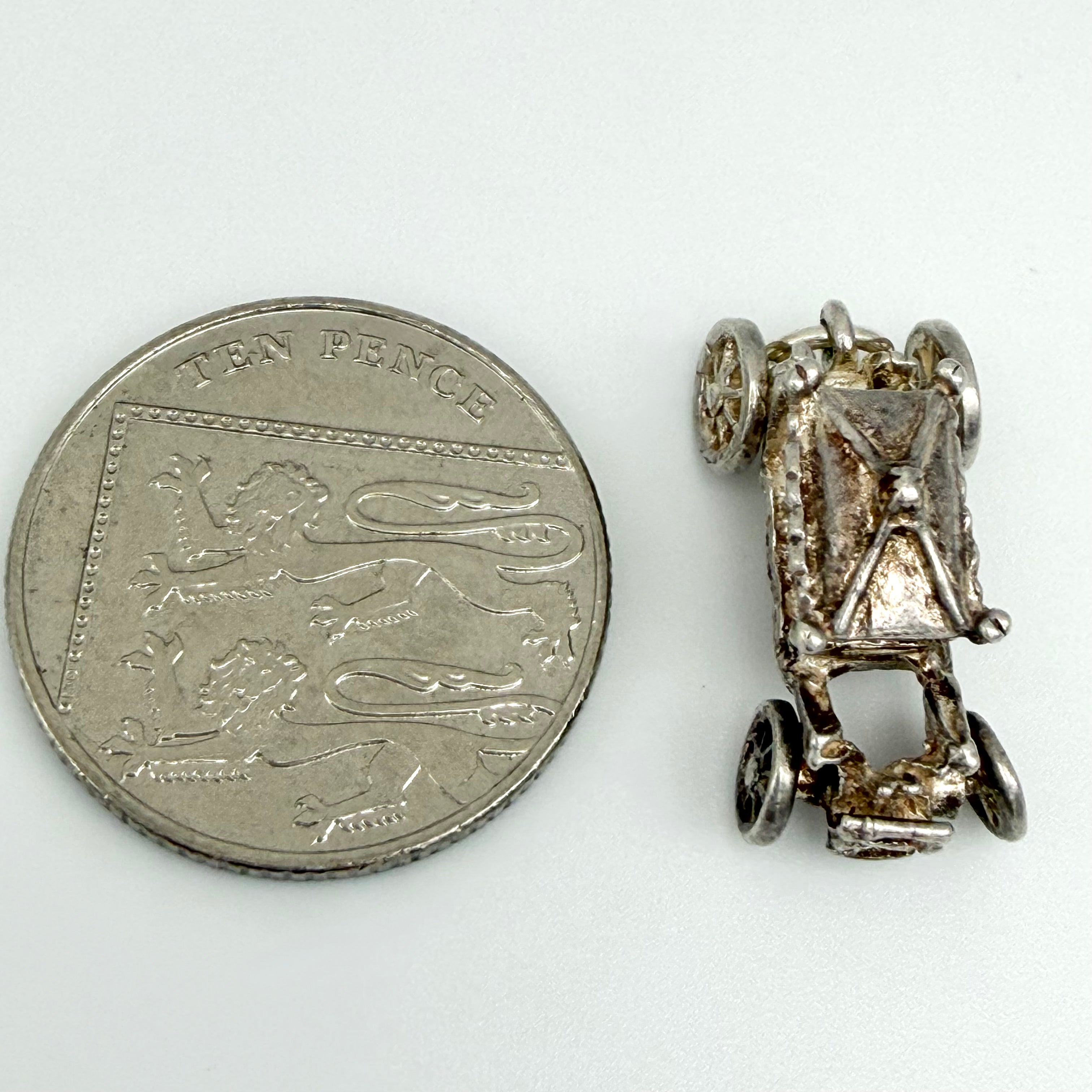 Vintage 925 Sterling Silver Horse Drawn Carriage Charm CA28-15