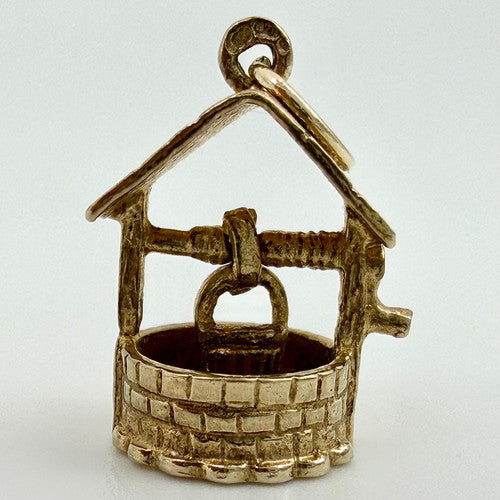 Vintage 9ct Yellow Gold Articulated Wishing Well Charm PG12