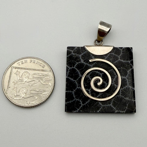 Vintage 925 Sterling Silver Fossilised Coral Pendant PAT132