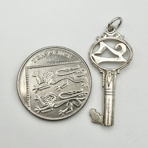 Vintage 925 Sterling Silver 21 Key Charm CA24-76