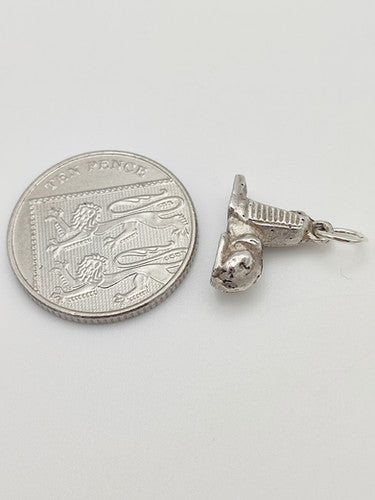 Vintage 925 Sterling Silver Sphinx Charm CA18-11