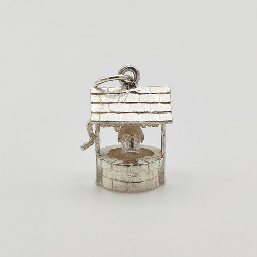 Vintage 925 Sterling Silver Wishing Well Charm CA19-20