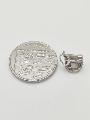 Vintage 925 Sterling Silver Wishing Well Charm CA15-97