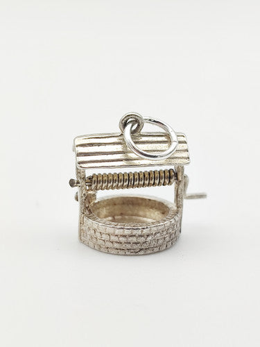 Vintage 925 Sterling Silver Wishing Well Charm CA16-48