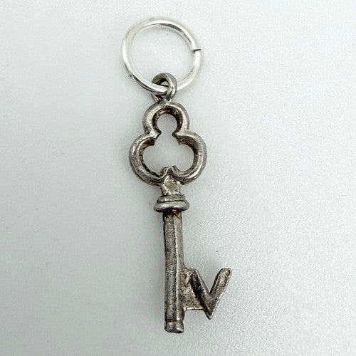 Vintage 925 Sterling Silver Letter V Key Charm CA29-17