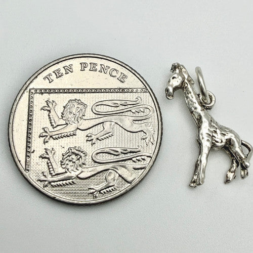 Vintage 925 Sterling Silver Giraffe Charm CA22-39
