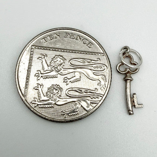 Vintage 925 Sterling Silver Letter L Key Charm CA29-19
