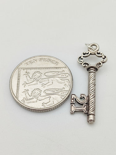 Vintage 925 Sterling Silver 21 Key Charm CA15-10