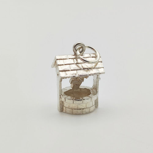 Vintage 925 Sterling Silver Wishing Well Charm CA19-20