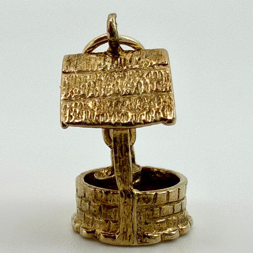 Vintage 9ct Yellow Gold Articulated Wishing Well Charm PG12