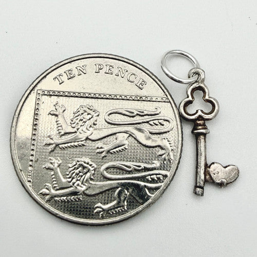 Vintage 925 Sterling Silver Heart Key Charm CA20-66
