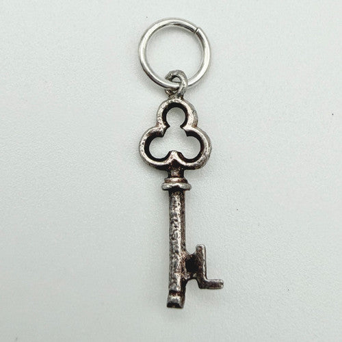 Vintage 925 Sterling Silver Letter L Key Charm CA20-63