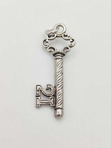 Vintage 925 Sterling Silver 21 Key Charm CA15-10