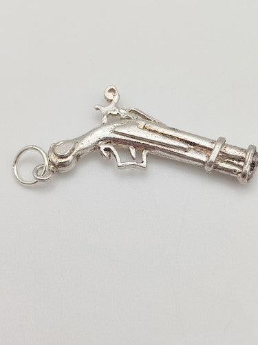Vintage 925 Sterling Silver Flintlock Pistol Charm CA18-57