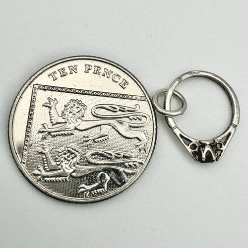 Vintage 925 Sterling Silver Ring Charm CA23-36
