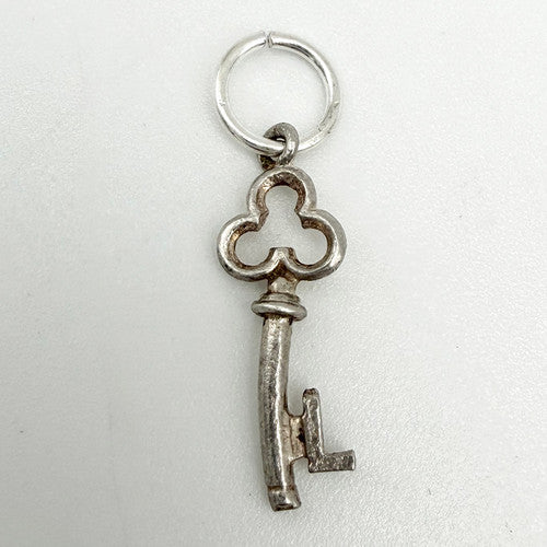 Vintage 925 Sterling Silver Letter L Key Charm CA29-19