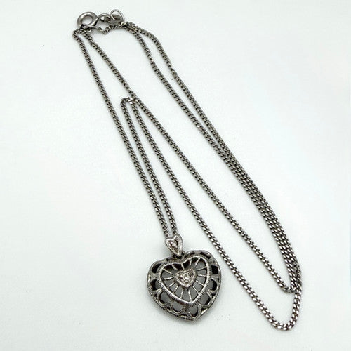 Vintage 9ct White Gold Diamond Heart Necklace PG30