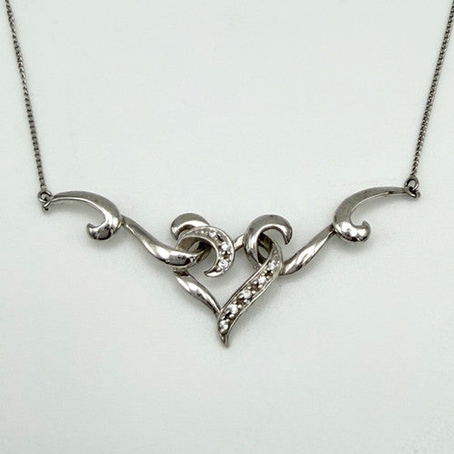 Vintage 9ct White Gold Heart Necklace PG70