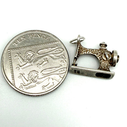 Vintage 925 Sterling Silver Sewing Machine Charm CA27-24