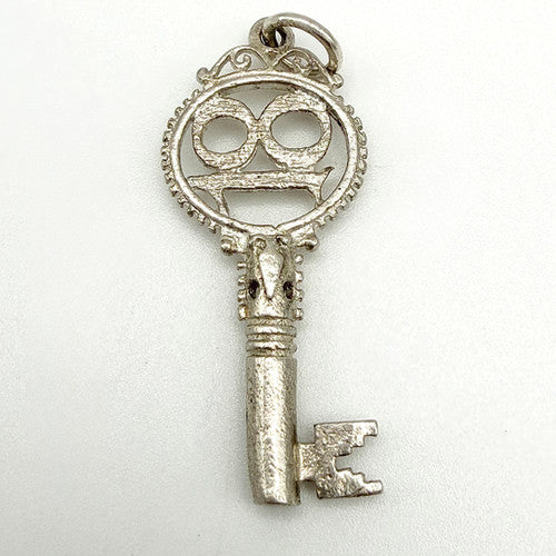 Vintage 925 Sterling Silver 18th Birthday Key Charm CA26-37