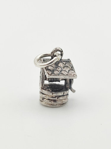 Vintage 925 Sterling Silver Wishing Well Charm CA13-83