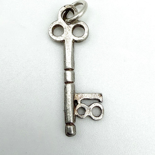 Vintage 925 Sterling Silver 18 Skeleton Key Charm CA26-1