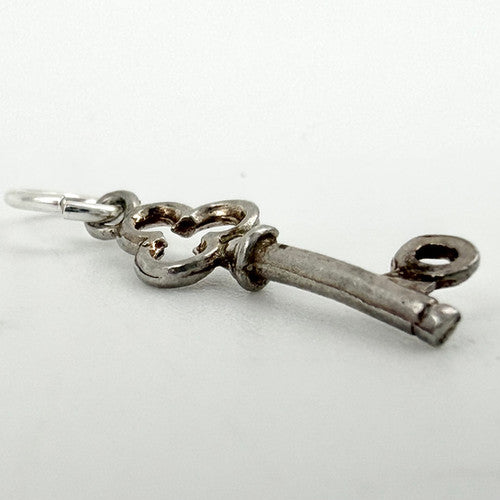Vintage 925 Sterling Silver Letter O Key Charm CA29-23