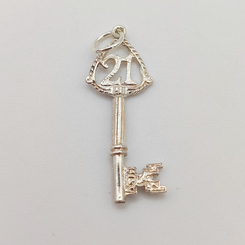 Vintage 925 Sterling Silver 21 Key Charm CA19-4