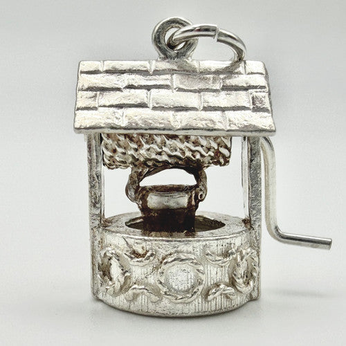 Vintage 925 Sterling Silver Wishing Well Charm CA22-41