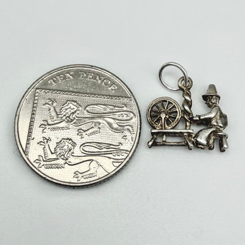 Vintage 925 Sterling Silver Spinning Wheel Charm CA25-63