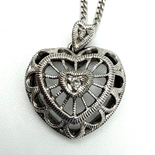 Vintage 9ct White Gold Diamond Heart Necklace PG30