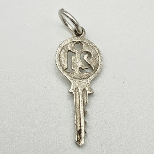 Vintage 925 Sterling Silver 21 Key Charm CA22-24