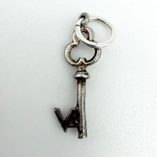 Vintage 925 Sterling Silver Letter V Key Charm CA29-17