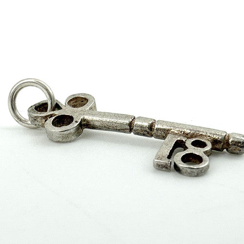Vintage 925 Sterling Silver 18 Skeleton Key Charm CA26-1